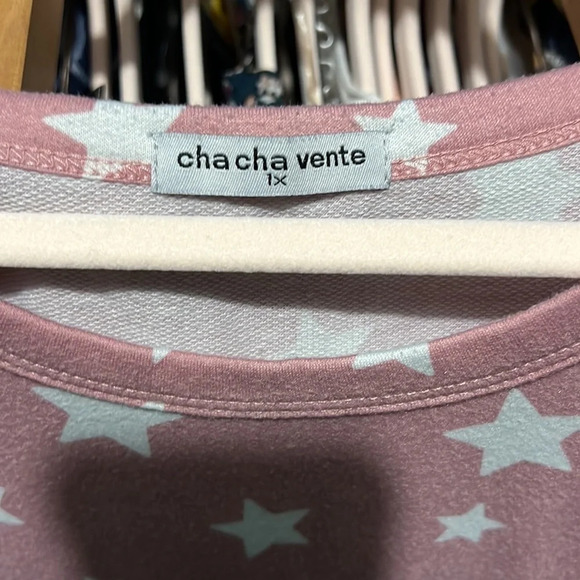 CHA Can Vents Pink Top With White Stars high low hem babydoll style. - Picture 2 of 3